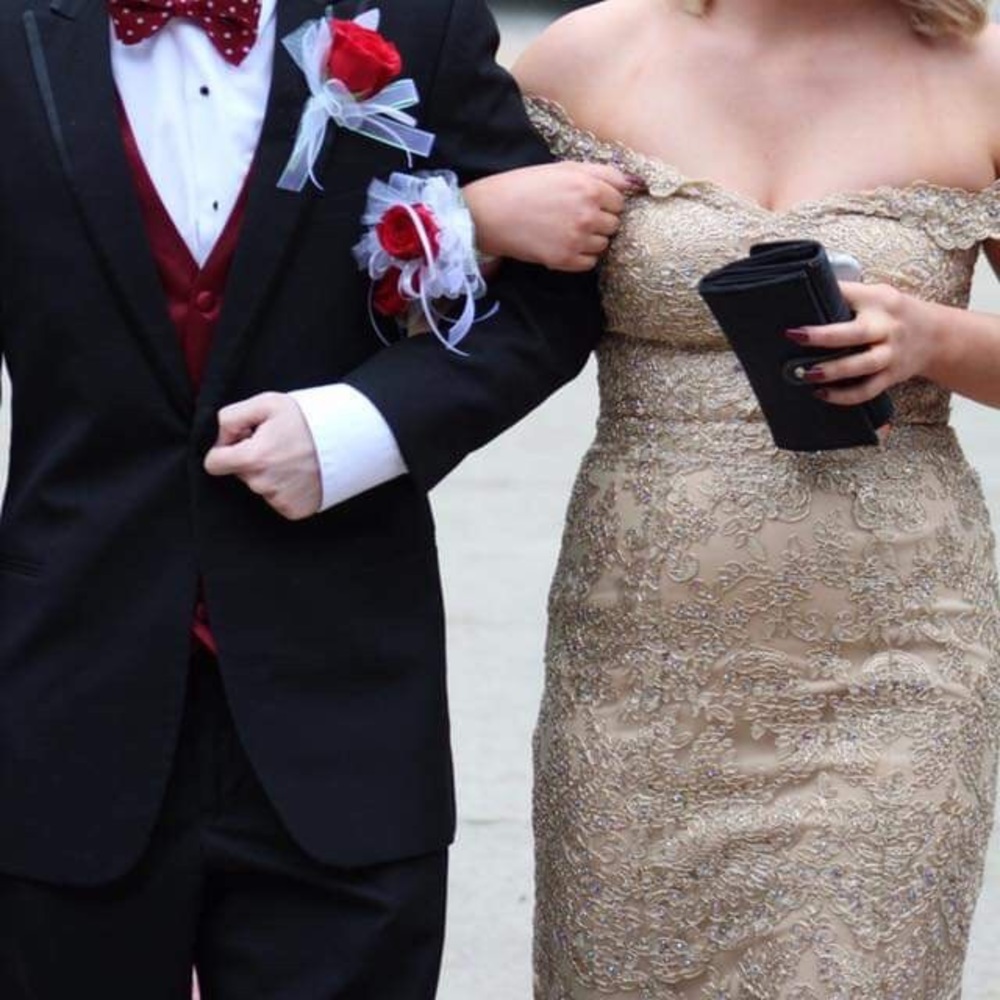 PROM DRESS!!! - Picture 2 of 7